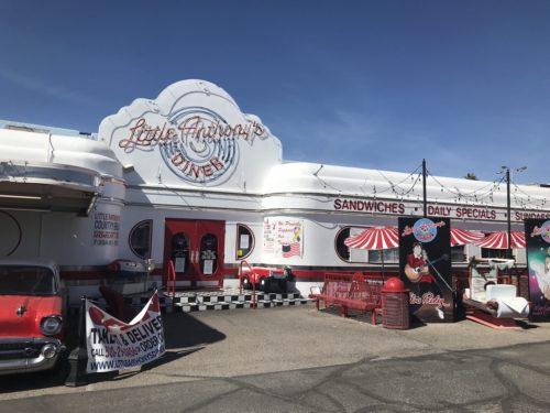 Little Anthony’s Diner is currently serving take-out food during the pandemic. (Photo by Adrian Ford/El Inde).